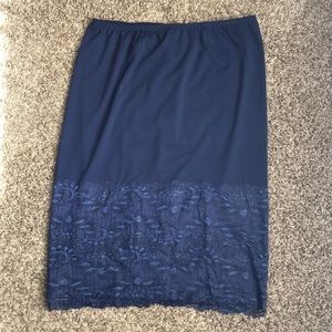 Slip skirt extender